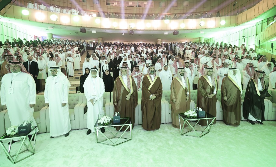 مؤتمر الحوكمة القانونية لأعمال مجالس الإدارات يختتم أعماله بتنظيم كلية الشرق العربي للحقوق وغرفة الرياض