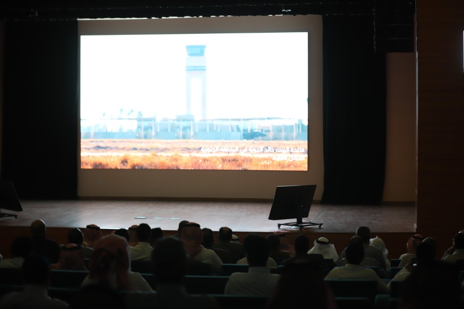 كليات الشرق العربي تستضيف وزارة الدفاع لعرض فيلم “مهمة العوجا” وتقديم محاضرة حول العمل الوطني