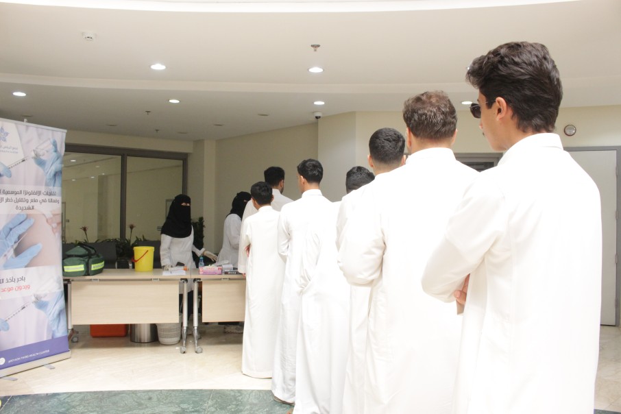 بالتعاون مع التجمع الصحي الثالث كليات الشرق العربي تختتم حملة التطعيم ضد الإنفلونزا الموسمية