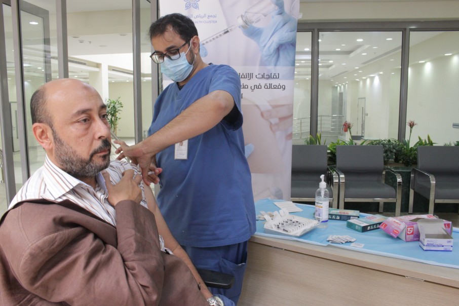 بالتعاون مع التجمع الصحي الثالث كليات الشرق العربي تختتم حملة التطعيم ضد الإنفلونزا الموسمية