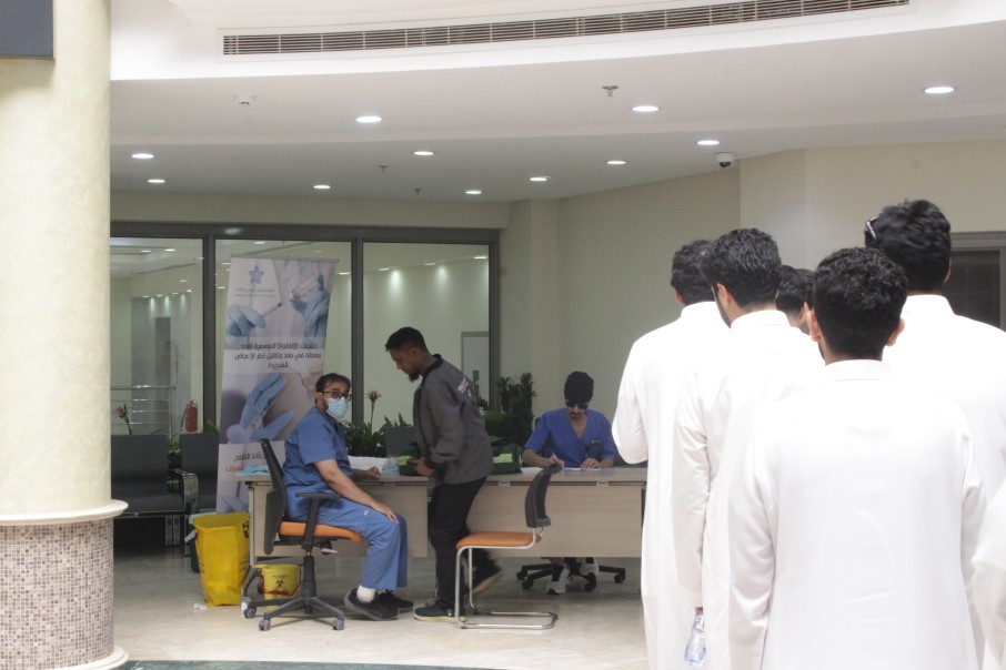 بالتعاون مع التجمع الصحي الثالث كليات الشرق العربي تختتم حملة التطعيم ضد الإنفلونزا الموسمية