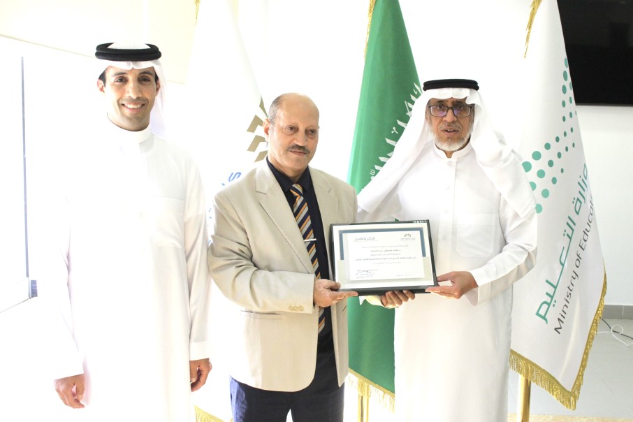 كلية الشرق العربي للحقوق تحتفي بالتميّز