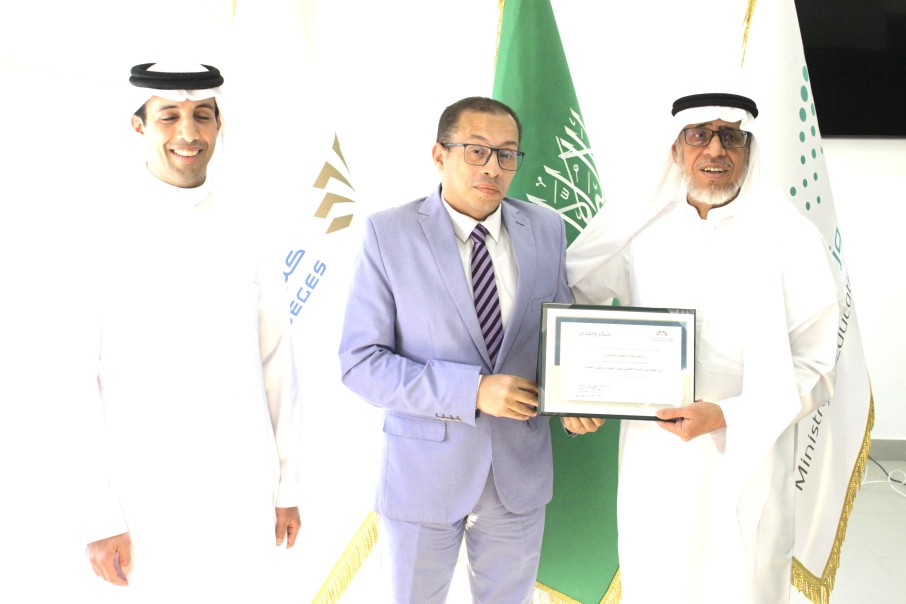 كلية الشرق العربي للحقوق تحتفي بالتميّز