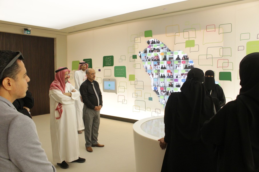 كليات الشرق العربي في زيارة لمركز الملك عبد العزيز للتواصل الحضاري