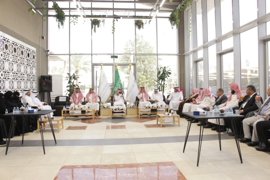 كليات الشرق العربي تقيم لقاء المعايدة لمنسوبيها بمناسبة عيد الفطر المبارك