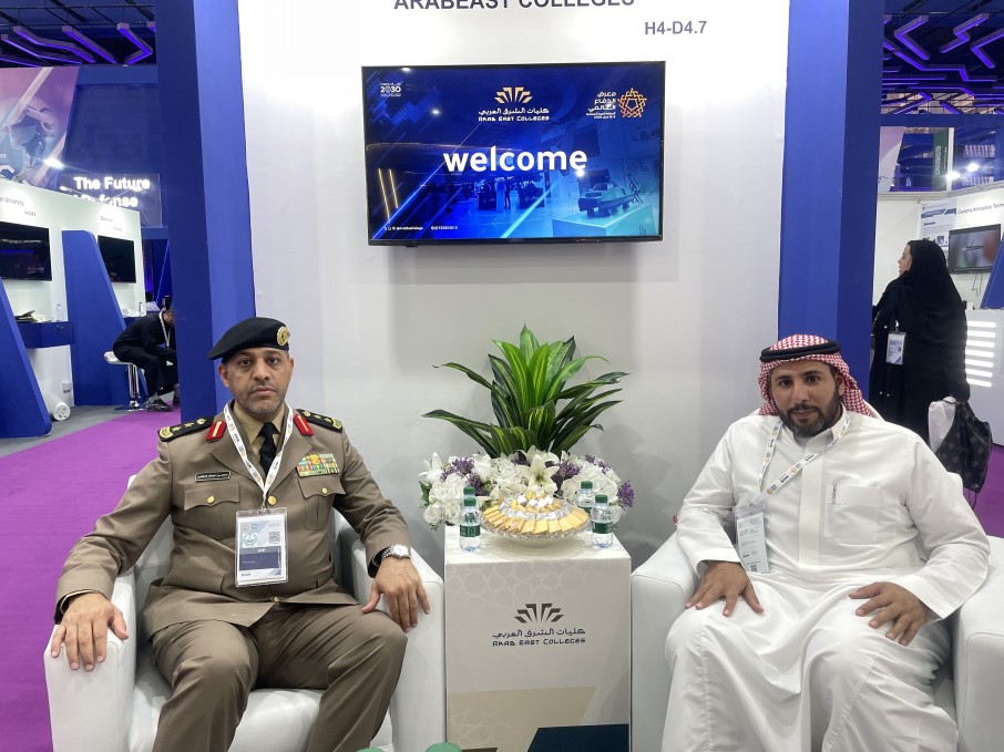 كليات الشرق العربي تختتم مشاركتها في معرض الدفاع العالمي وتعزز شراكاتها في القطاع العسكري