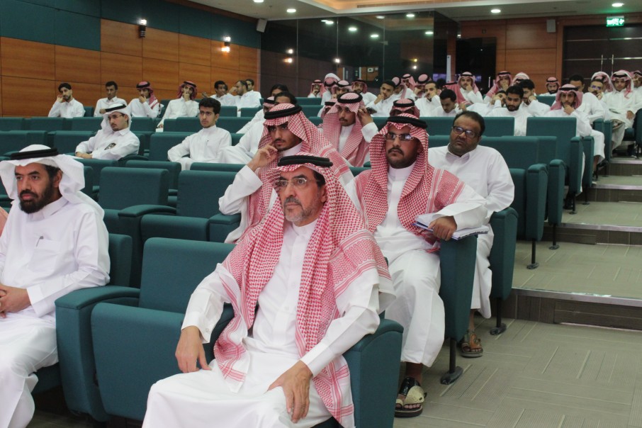 كليات الشرق العربي تعزّز الوعي الفكري بمحاضرة حول مكانة المملكة في خدمة الإسلام