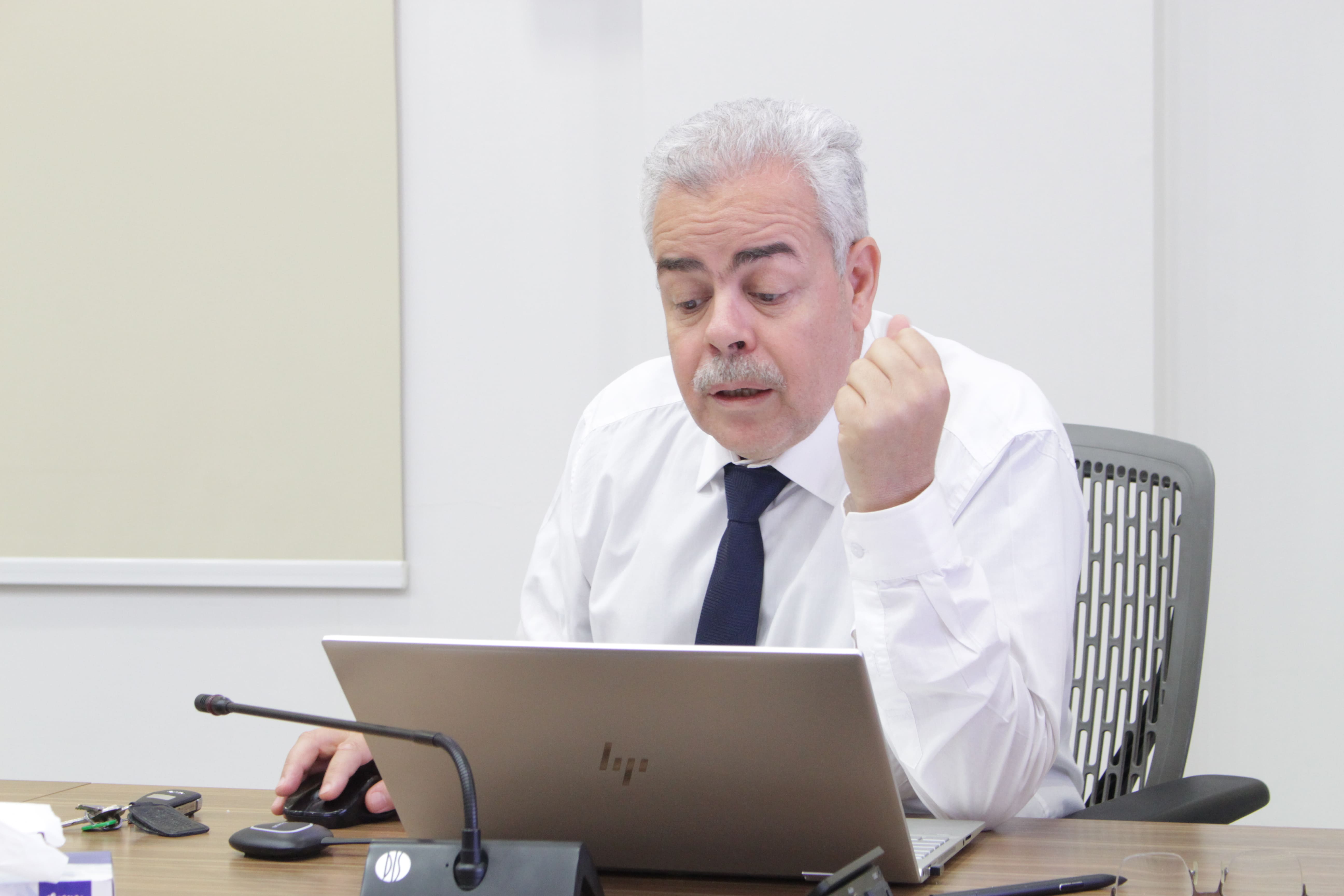 أستاذ الاقتصاد بكليات الشرق العربي يشارك في تقديم محاضرة علمية بالتعاون مع جامعة الملك سعود