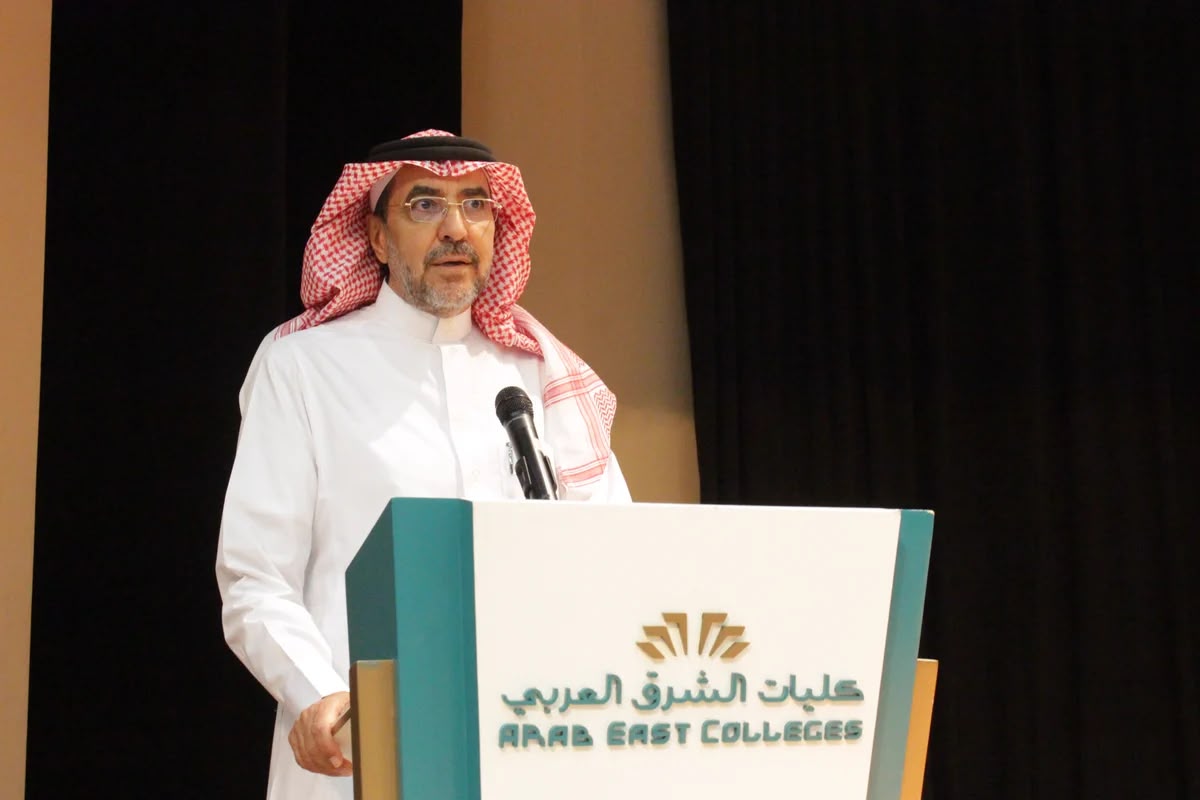 معالي عميد كلية الدراسات العليا يلتقي طلبة الدراسات العليا المستجدين