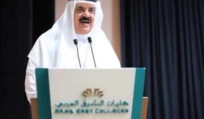 د. الفوزان يحاضر في كليات الشرق العربي