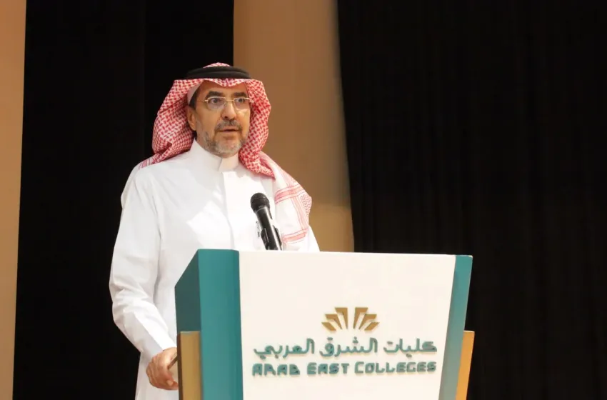 معالي عميد كلية الدراسات العليا يلتقي طلبة الدراسات العليا المستجدين