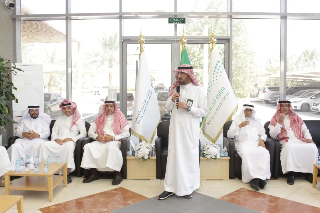 نائب رئيس مجلس الأمناء يلتقي أعضاء هيئة التدريس